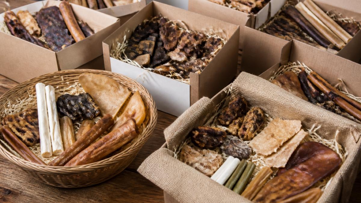 Dog Treat Hampers UK: 10 Natural Hampers Compared